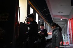 39小时千里护航 南宁铁警守护返岗务工专列